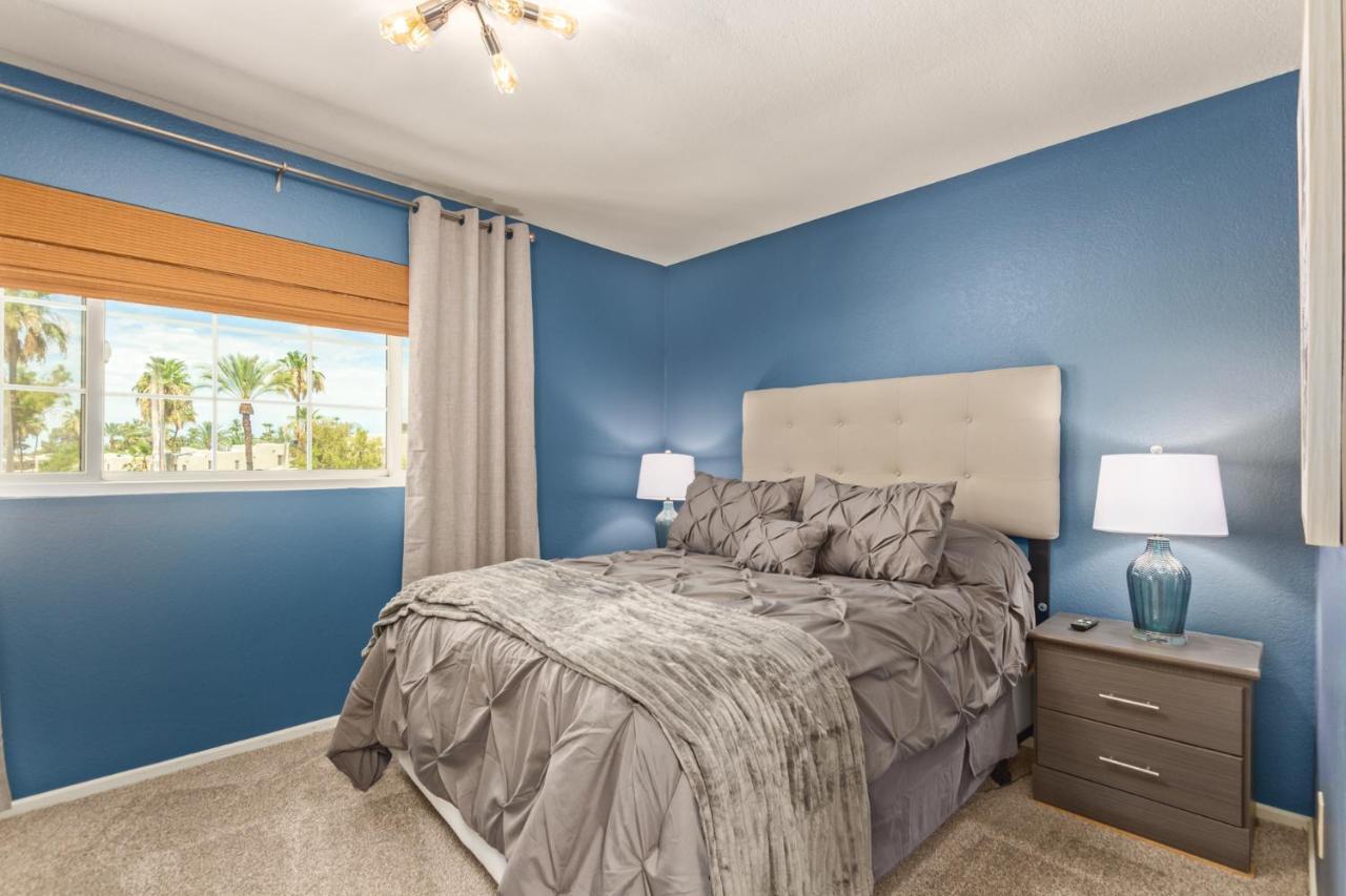 Style Living In Phoenix's Exclusive Gated Community! Ferienhaus *