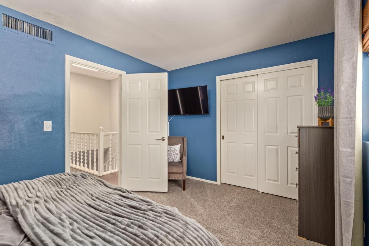Style Living In Phoenix's Exclusive Gated Community! Holiday home Phoenix